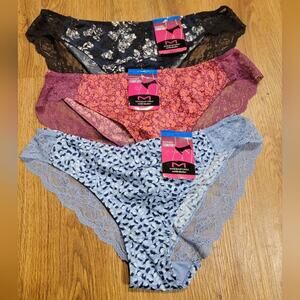 3 Pairs of Women XL Maidenform Comfort Devotion Lace Tangas